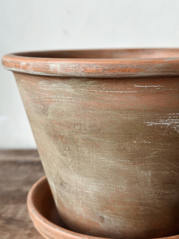 Terracota Short Pot w/ plate - Antique look