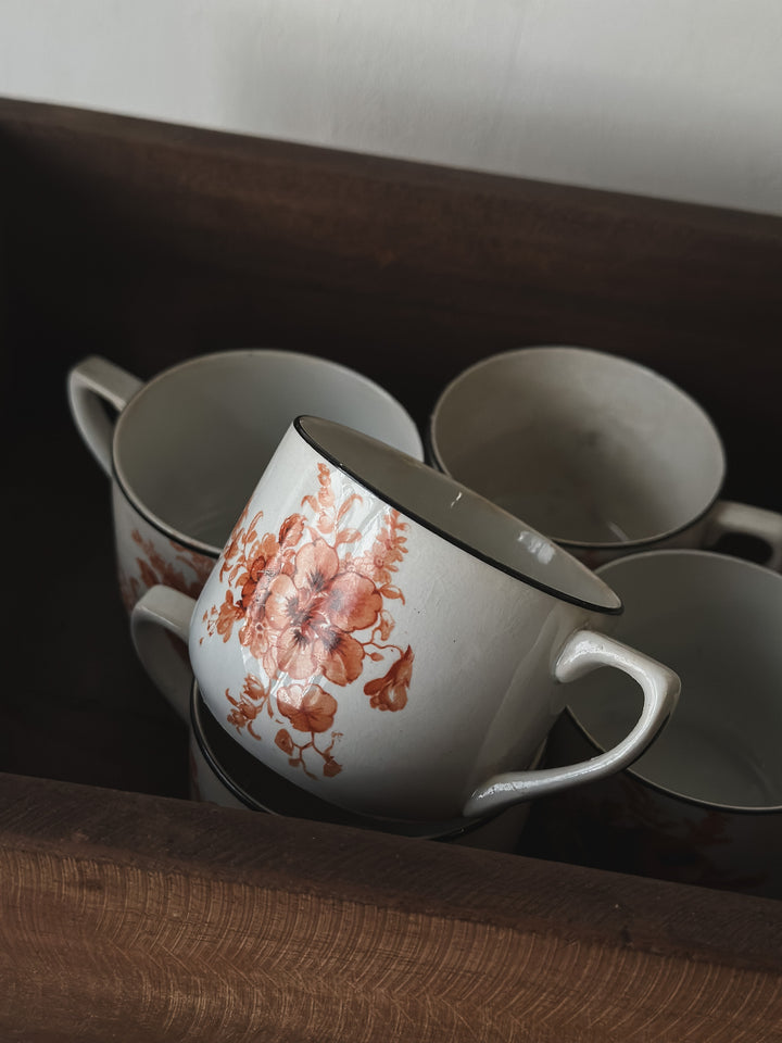 Tazas de café vintage con estampado floral naranja antiguo